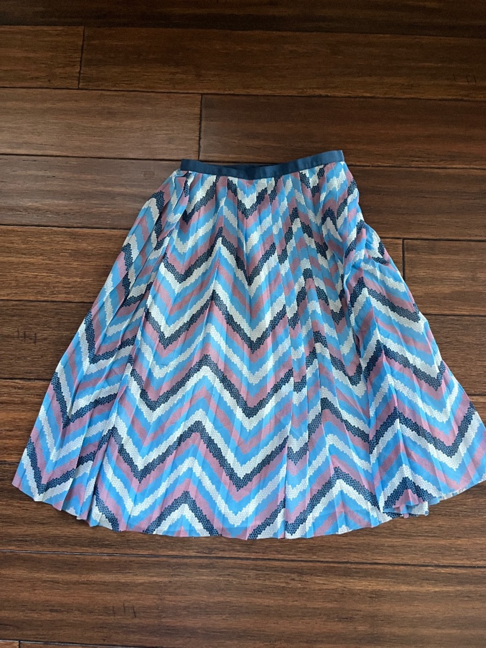 Max&Co Pleated A-Line Skirt – Chevron Print (Size US 2)
